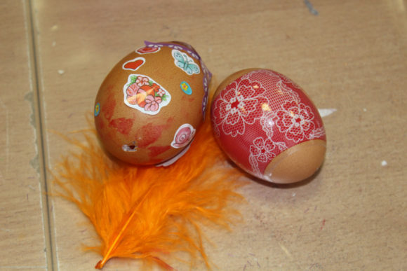 Maľovanie vajíčok, Pletenie korbáčov