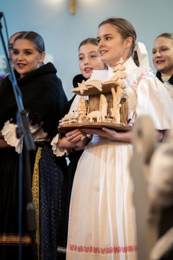 4. adventná nedeľa 18.12.2022. Radujme sa, valasi.