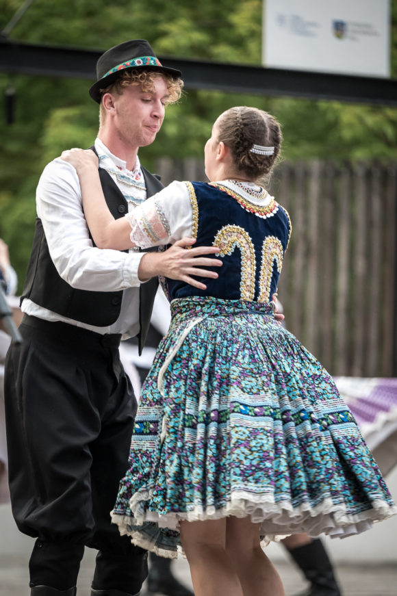 Folklórne slávnosti v Dulovciach