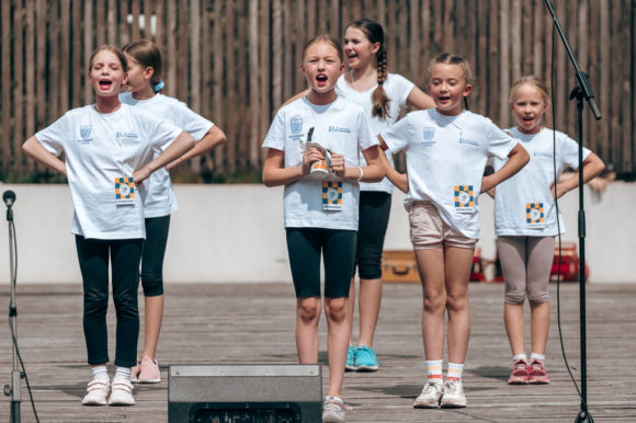 Folklórne slávnosti v Dulovciach