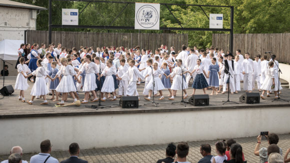 Folklórne slávnosti v Dulovciach